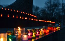 Фото 2: Свічки у центрі Львова - пам'ятаємо про жертв голодоморів