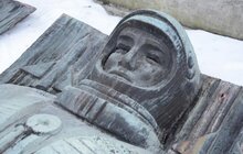 Фото 3: Музей «Територія терору» отримав 5 горельєфів з Монументу Слави