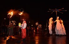Фото 9: Відкриття Чемпіонату світу з шахів серед жінок завершила вулична вистава від театру «Воскресіння»