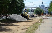 Фото 3: На вул. Чернівецькій розпочинають встановлювати плити під трамвайні рейки