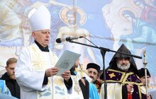 Фото 12: Сьогодні на площі Ринок традиційно освятили воду