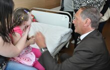 Фото 3: Німецький хірург Клаус Екснер вдруге цьогоріч проведе у Львові низку операцій для дітей та дорослих