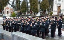 Фото 11: У Львові на Личаківському кладовищі вшанували пам’ять учасників бою під Крутами