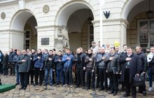 Фото 5: Львів’яни спільно виконали Державний гімн України