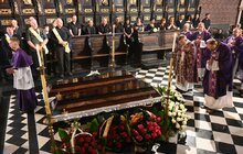 Фото 1: У Львові поховали перших загиблих внаслідок ворожого ракетного обстрілу міста