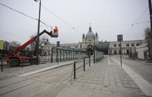 Фото 20: Реконструкція пл. Двірцевої: на площі облаштовують благоустрій та готуються до відновлення руху трамвая до вокзалу
