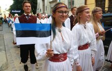 Фото 2: Яскравими барвами у Львові розпочався міжнародний фестиваль фольклору «Етновир»