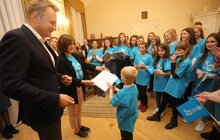 Фото 3: Мер Львова подякував юним львів’янам, які цілий день працювали замість посадовців