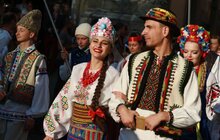 Фото 4: Яскравими барвами у Львові розпочався міжнародний фестиваль фольклору «Етновир»