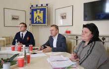 Фото 1: «Ми домовились про системні телеконференції з ізраїльськими лікарями, адже важливо, щоб наші лікарі мали цей досвід», — Андрій Садовий