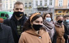 Фото 4: У Львові відзначають День студента: левів біля Ратуші одягли у мантії