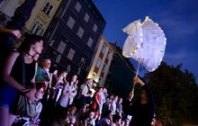 Фото 8: На площі Ринок показали вуличний містичний перформанс (відео)