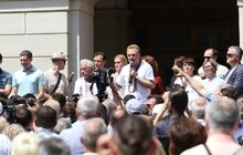 Фото 6: Майже 5 тис осіб прийшли на пл Ринок висловити свій спротив щодо сміттєвої блокади Львова