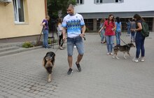 Фото 23: У Львові відомі спортсмени допомагали безпритульним тваринам