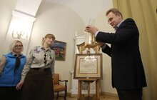 Фото 2: Пластуни передали мерії Вифлеємський вогонь миру