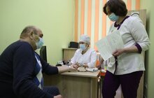 Фото 1: У Львові від Covid-19 уже вакцинують тих, хто забезпечує життєдіяльність міста