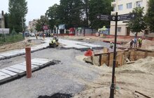 Фото 10: Триває капітальний ремонт вул. Личаківської: на перехресті вул. Личаківська - вул. Мечникова встановлюють трамвайні плити