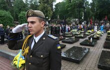 Фото 8: На Личаківському цвинтарі вшанували пам’ять новітніх Героїв з нагоди Дня Незалежності 