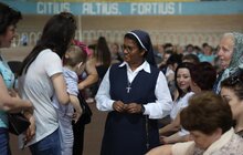 Фото 3: Сотні львів’ян прийшли на молитовну зустріч із сестрою Ліджі Пайяпілі