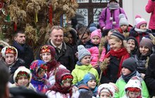 Фото 9: В переддень Різдва у Львові встановили Різдвяного Дідуха