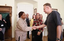Фото 9: Лауреатки Нобелівської премії миру Джоді Вільямс, Лейма Гбові та Тавакуль Карман стали амбасадорками проєкту «Незламні»
