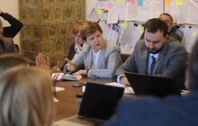 Фото 11: Міська комісія ТЕБ та НС вирішила закрити усі торгові мережі, окрім аптек та продуктових магазинів, — А. Садовий
