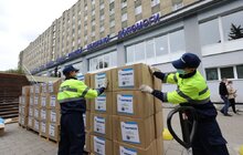 Фото 20: Благодійники передали 4 000 комплектів засобів захисту для медиків лікарні швидкої допомоги