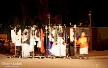 Фото 43: Відкриття фестивалю «Золотий лев» вуличною виставою «Вишневий сад» за п'єсою А. П. Чехова