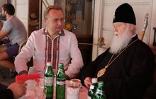 Фото 1: Святійший Патріарх Київський і всієї Руси-України Філарет вручив подарунки дітям з ДБСТ