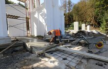 Фото 5: У Парку культури і відпочинку активно ремонтують вхідну арку та стадіон «Юність»