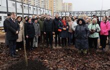 Фото 6: Представники Польщі і Великої Британії відвідали найбільше модульне містечко у Львові, яке звели за кошти цих країн