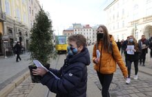 Фото 7: В рамках міжнародного проєкту «Озеленення планети» на площі Соборній висадили перші дерева