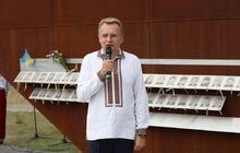 Фото 4: Львів започаткував нову традицію — над Меморіалом пам’яті Героїв Небесної Сотні підняли Державний Прапор України