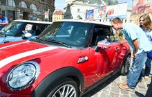 Фото 8: У Львові відбулась виставка автомобілів MINI Cooper