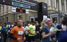 Фото 3: Стартував чемпіонат України з бігу по шосе «Run the world. Львівська десятка»