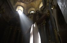 Фото 1: У підземеллі Гарнізонного храму відкрили виставку унікальних реліквій XII-XV ст.