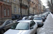 Фото 25: У Львові закликають водіїв не паркувати автомобілі у не відведених для цього місцях