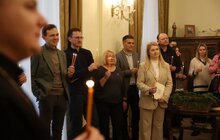 Фото 11: Пластуни принесли до мерії Вифлеємський вогонь миру