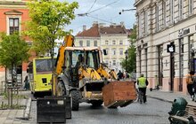 Фото 3: На вул. Галицькій висадять композиції із низькорослих кущів