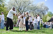 Фото 2: На Великдень Шевченківський гай відвідала рекордна кількість людей