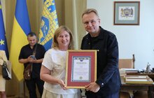 Фото 1: В мерії Львова нагородили тих, хто піклується про дітей