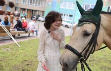 Фото 5: У день народження – здійснили мрію: у Львові дівчинка з Вугледару зустрілась із військовим, що боронив її місто