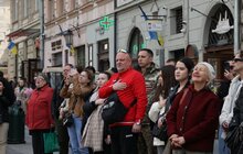 Фото 5: У Львові над вежею Ратуші урочисто підняли національний прапор (відео)