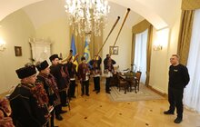 Фото 1: До Львова з колядою завітали гуцули з Криворівні