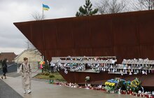 Фото 21: З нагоди Дня пам'яті Героїв Небесної Сотні у Львові підняли прапор Андрія Дигдаловича, який загинув на Майдані (відео)