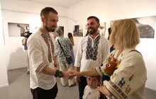 Фото 6: Покоління незламних: у Львові відкрили ексклюзивну фотовиставку, присвячену захисникам та їх рідним