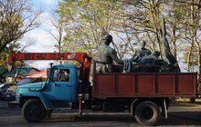 Фото 15: У Львові з Пагорбу слави демонтували три радянські пам’ятники: скульптури поповнять експозицію музею «Територія терору» (відео)