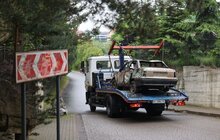 Фото 9: У Львові на арештмайданчик перемістили ще дві покинуті автівки