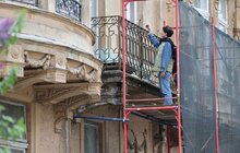 Фото 1: У Львові у співпраці з мешканцями розпочали реставрувати балкон у будинку-пам’ятці (відео)