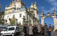Фото 1: Підопічні територіального центру мали духовну зустріч у Соборі Св. Юра